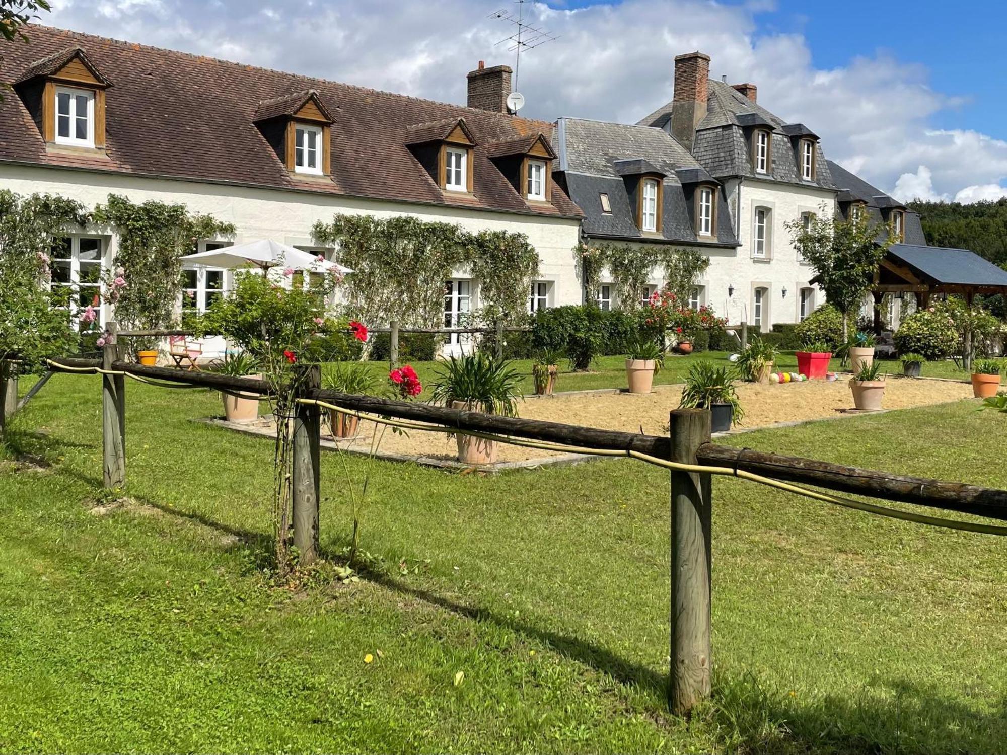 **Suite Familiale Spacieuse Au Coeur De La Foret De Montargis** - Fr-1-590-335 Paucourt Екстер'єр фото